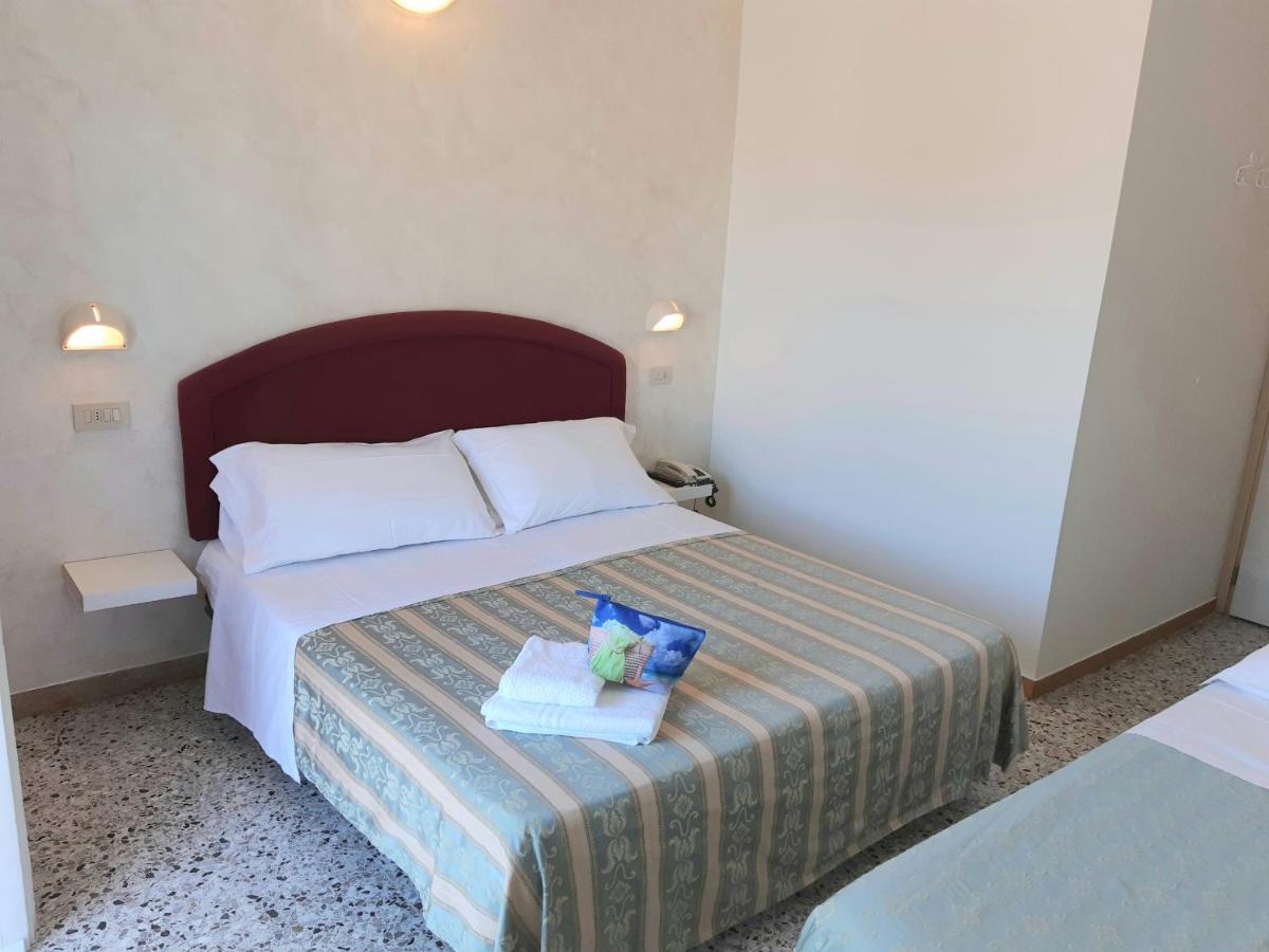 Hotel Raul Риччоне Екстер'єр фото