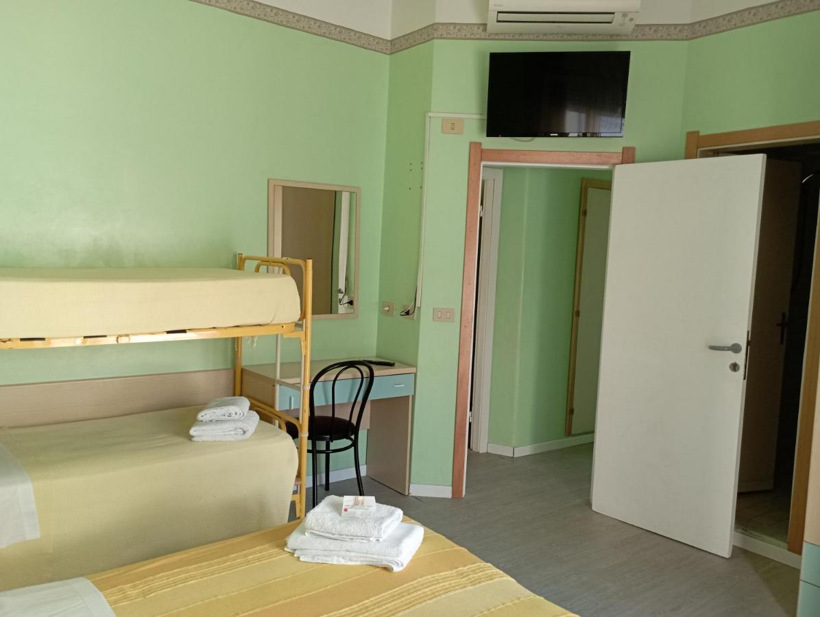 Hotel Raul Риччоне Екстер'єр фото
